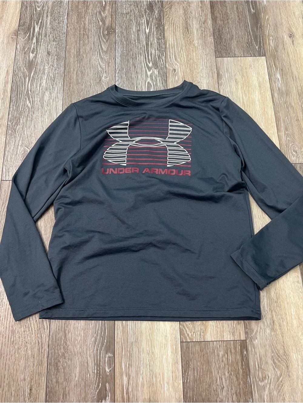 Under Armour loose long sleeve active tee